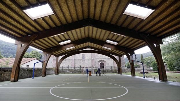 Izquierda Unida Alcalá de Henares propone que se techen pistas deportivas en calles, polideportivos y colegios